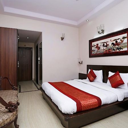 Oyo 5401 Hotel Mid Town New Delhi Bagian luar foto