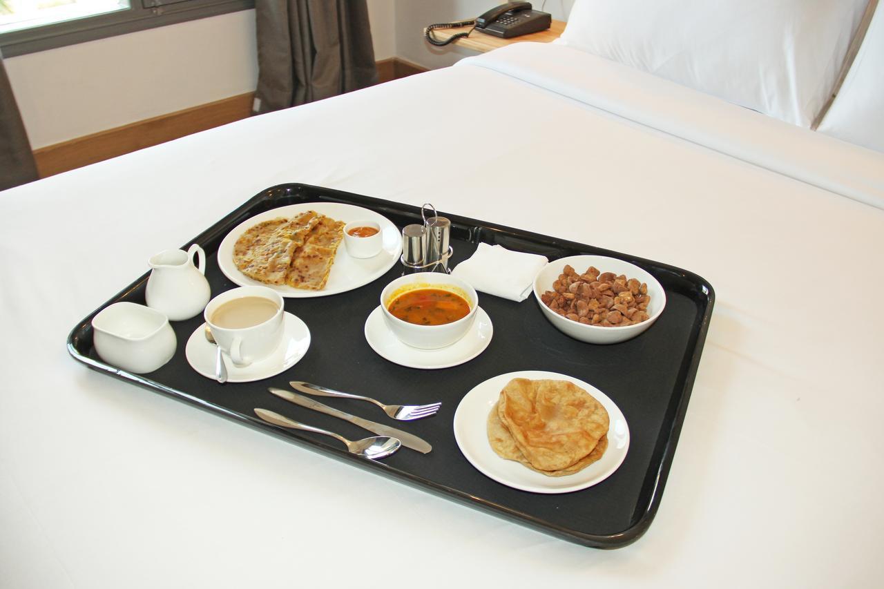 Oyo 5401 Hotel Mid Town New Delhi Bagian luar foto